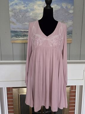 Forever 21 Dusty Pink V-Neck Long Sleeve Embroidered Dress